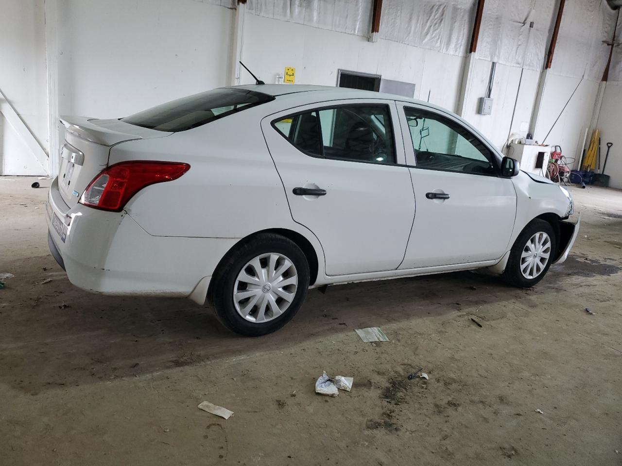 2015 Nissan Versa - Image 3