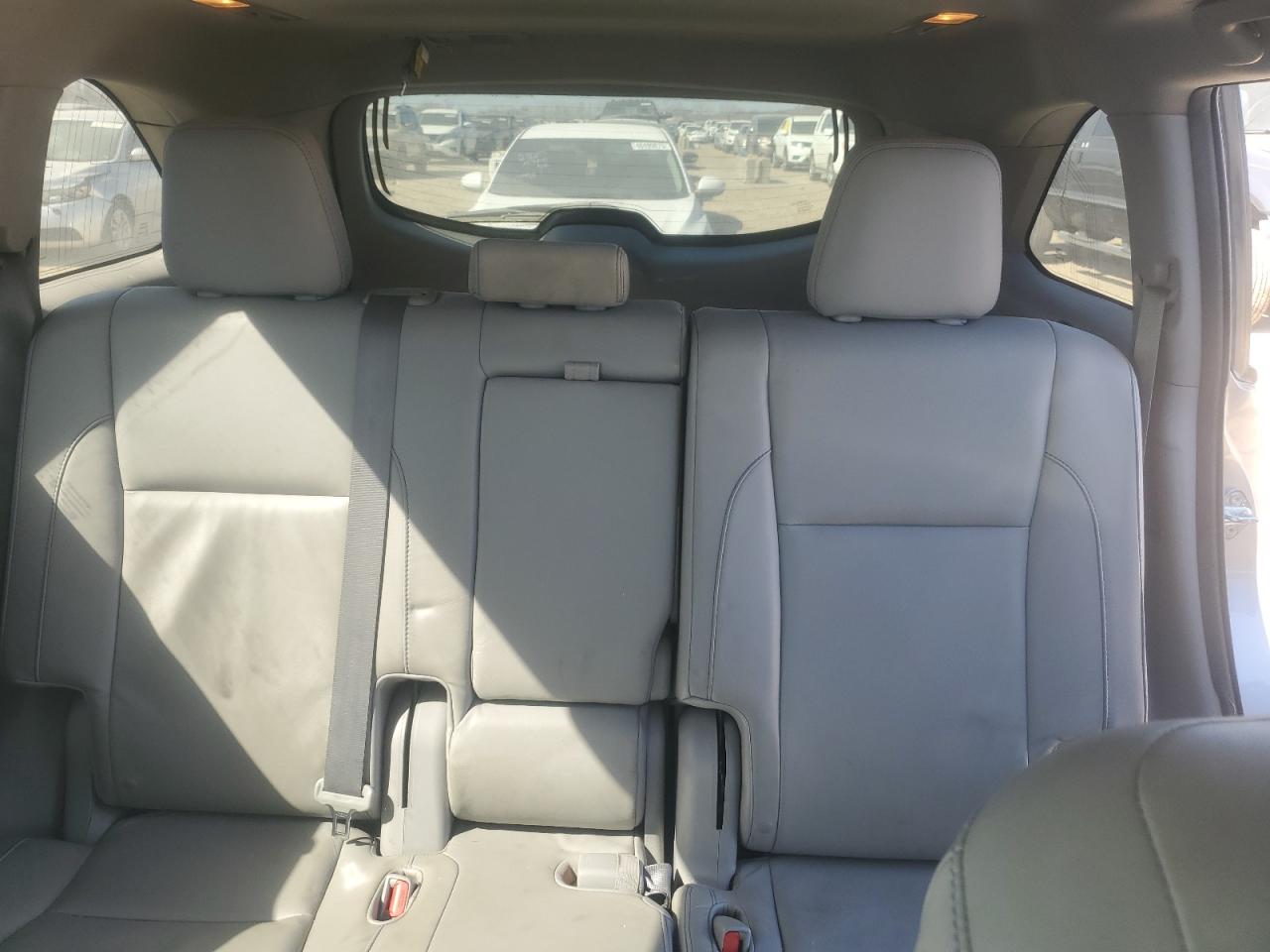 2015 Toyota Highlander - Image 10