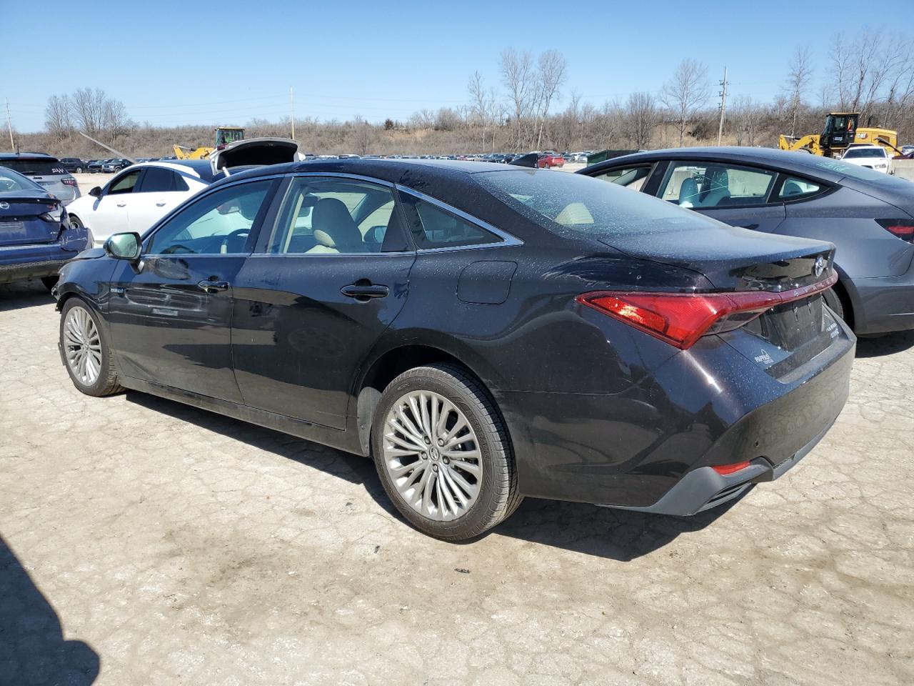 2020 Toyota Avalon - Image 2