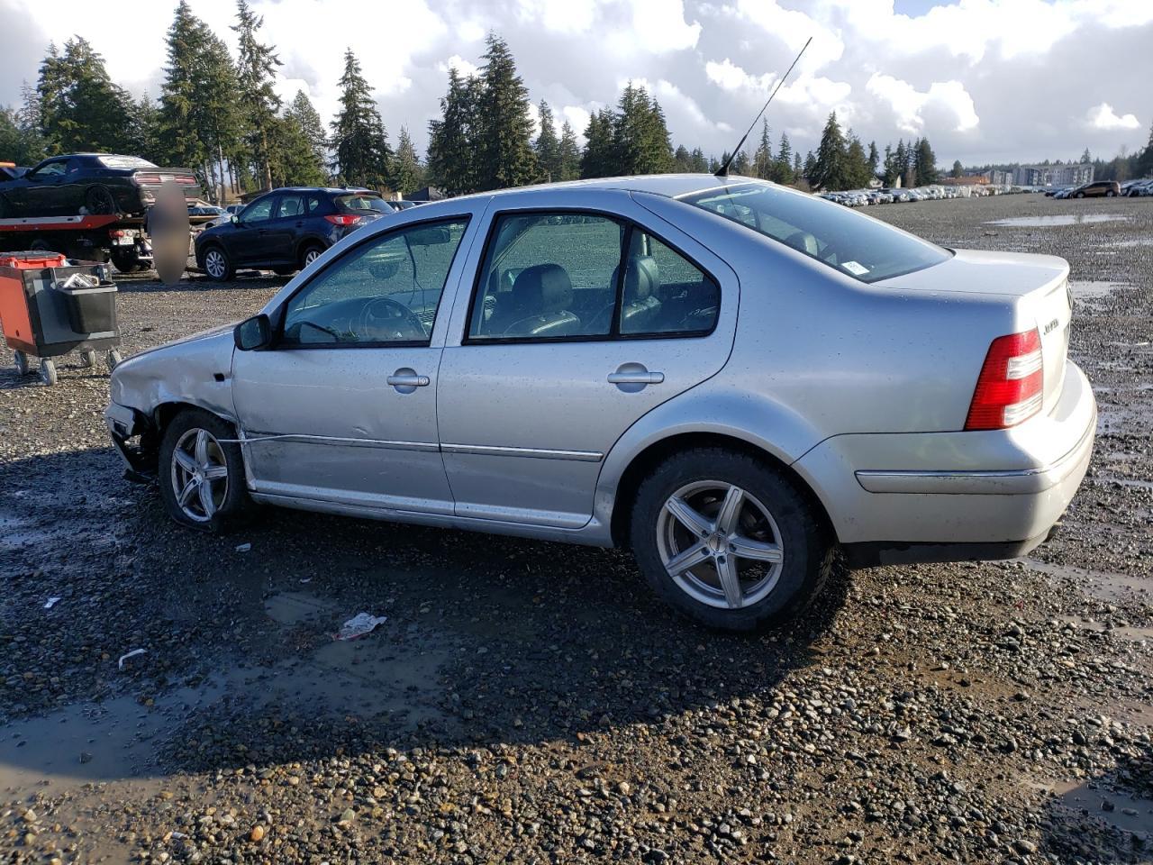 2004 Volkswagen Jetta - Image 2