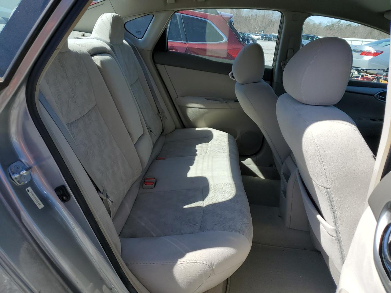 2013 Nissan Sentra - Image 10