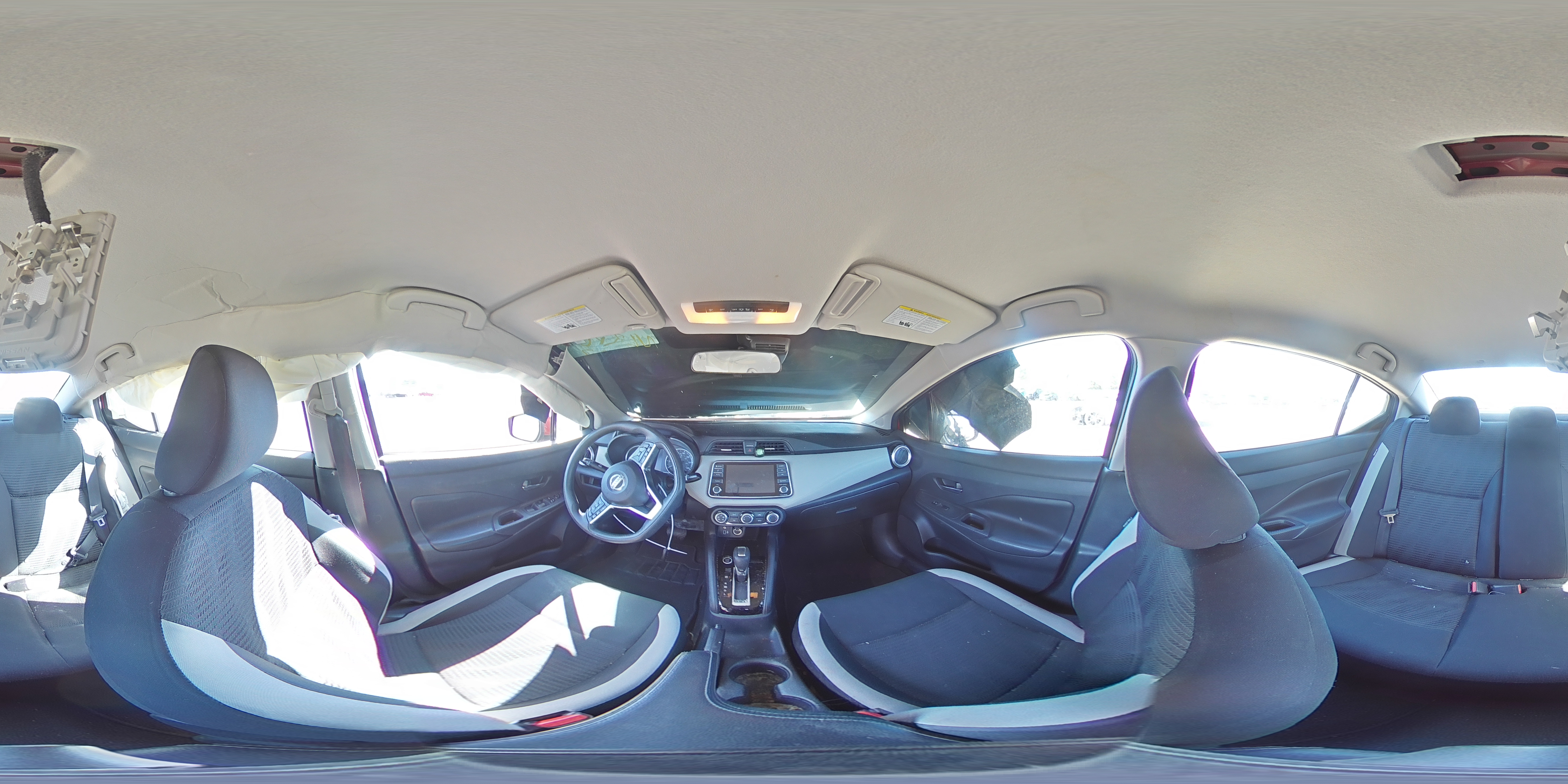 2020 Nissan Versa - Image 14
