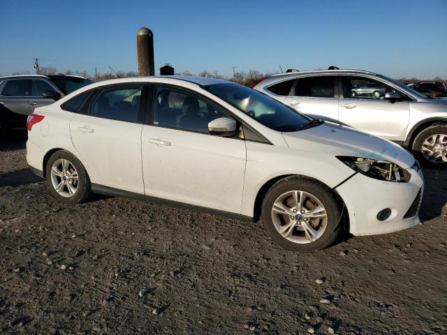 Sedans FORD FOCUS 2014 Biały