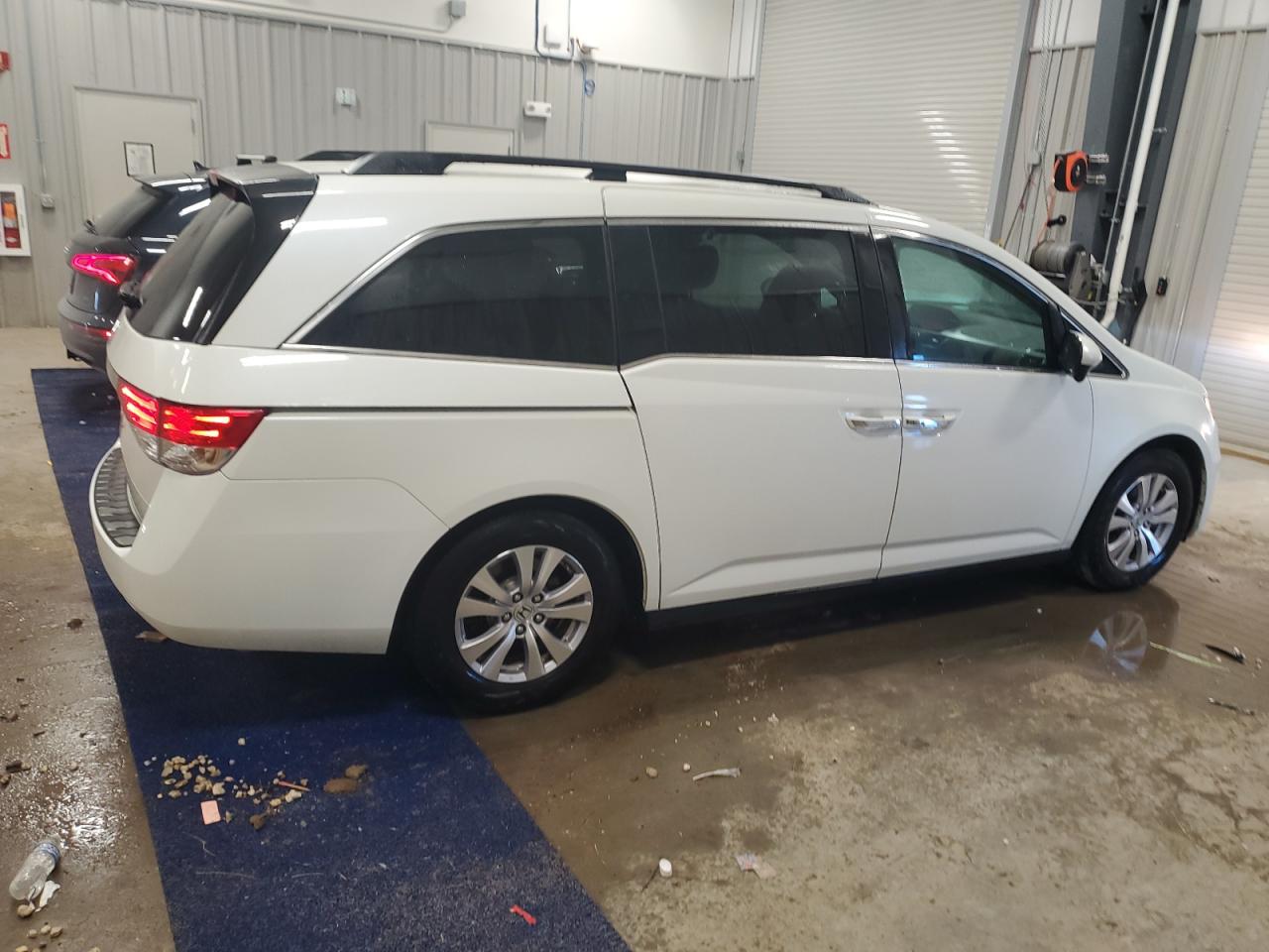 2016 Honda Odyssey - Image 3
