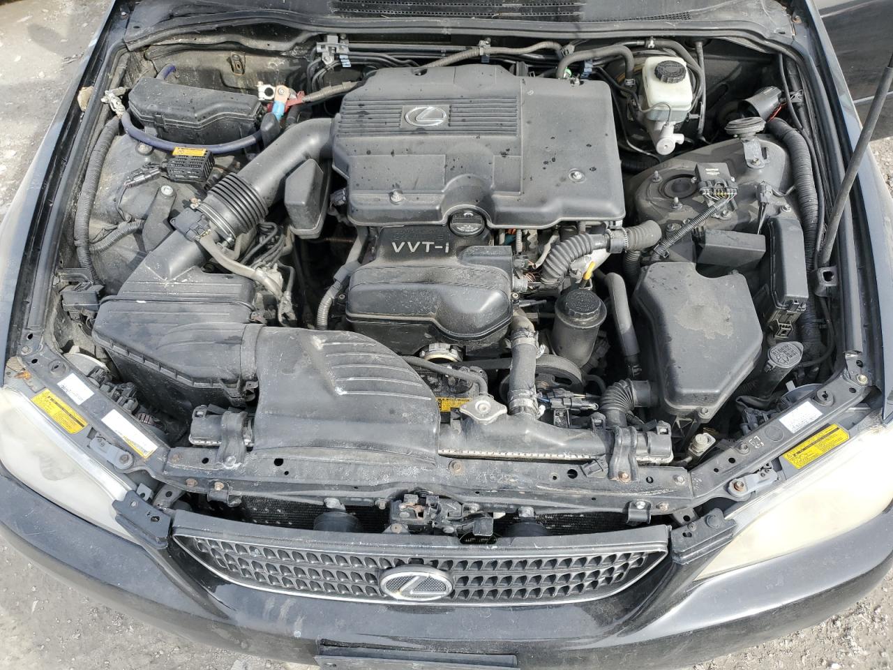 2002 Lexus IS - Image 11