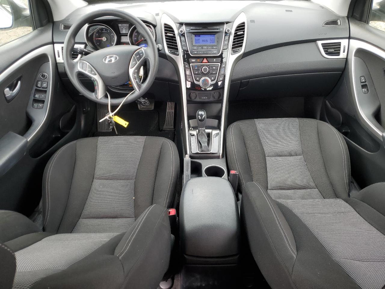 2014 Hyundai Elantra - Image 8