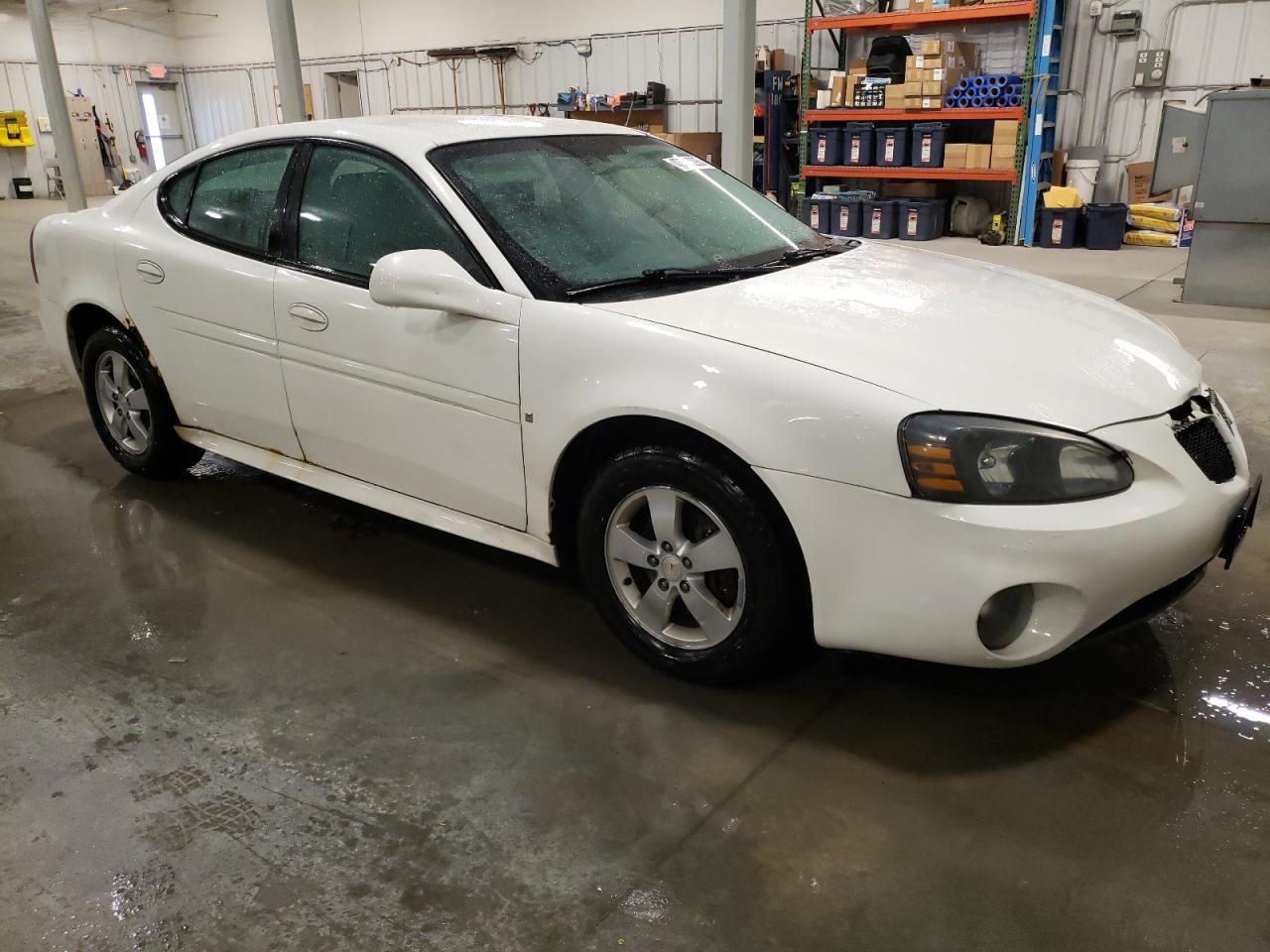 2008 Pontiac Grand Prix - Image 4