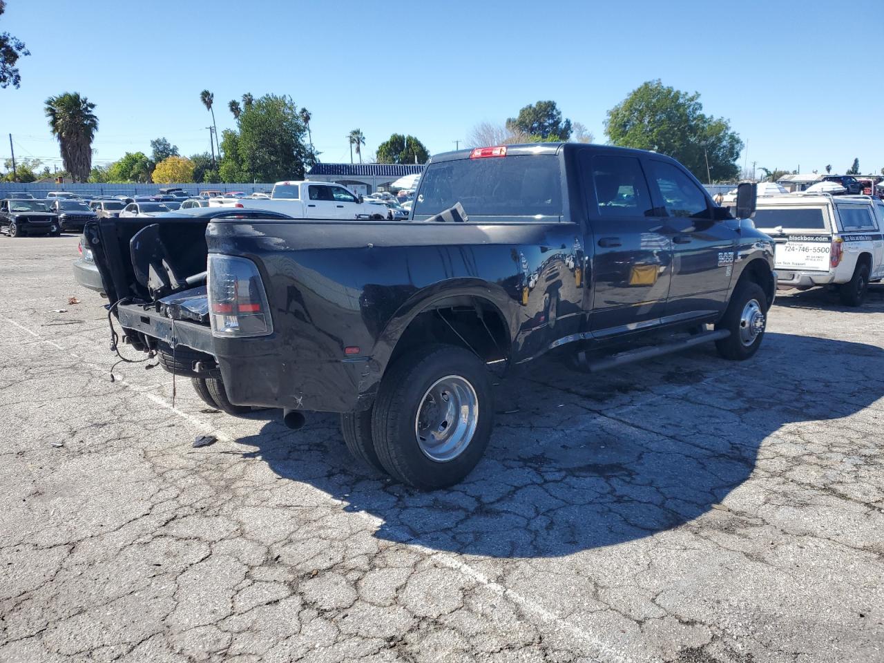 2017 RAM 3500 - Image 3