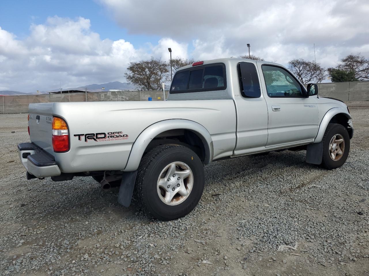 2004 Toyota Tacoma - Image 3