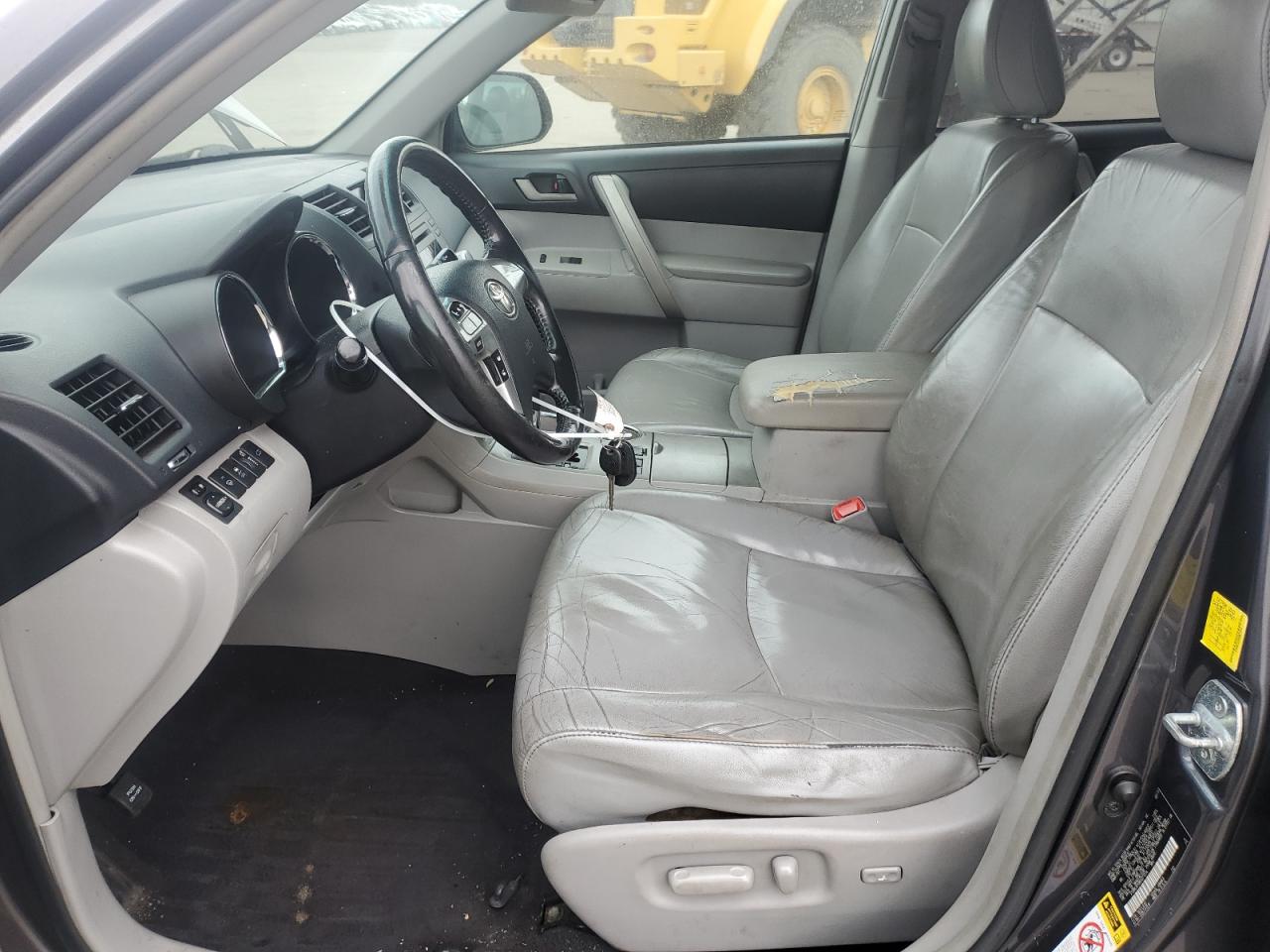 2011 Toyota Highlander - Image 7