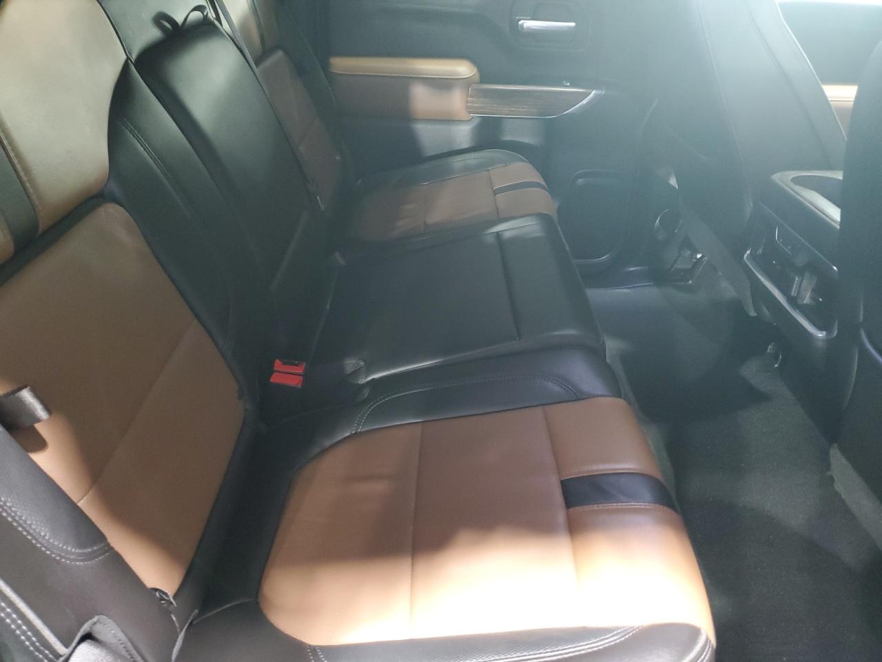 2019 Chevrolet Silverado - Image 10