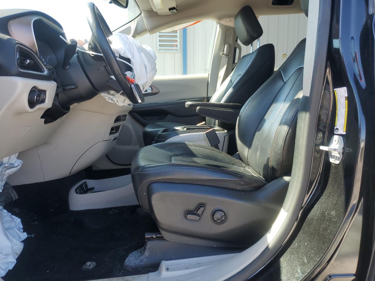 2018 Chrysler Pacifica - Image 7