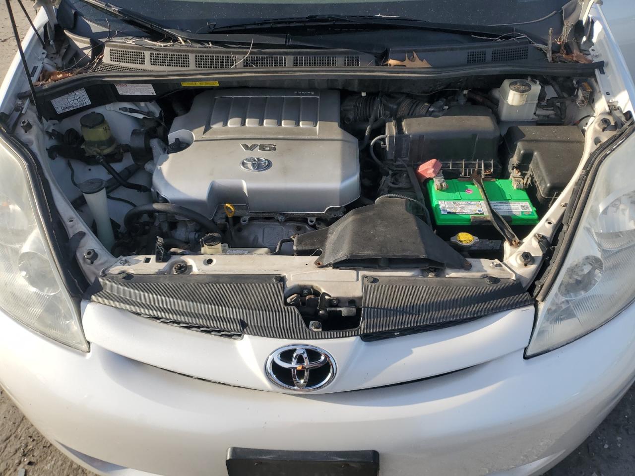 2008 Toyota Sienna - Image 12