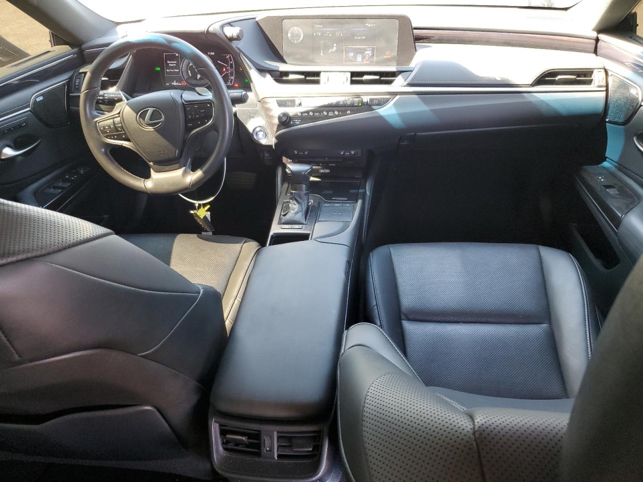 2019 Lexus ES - Image 8