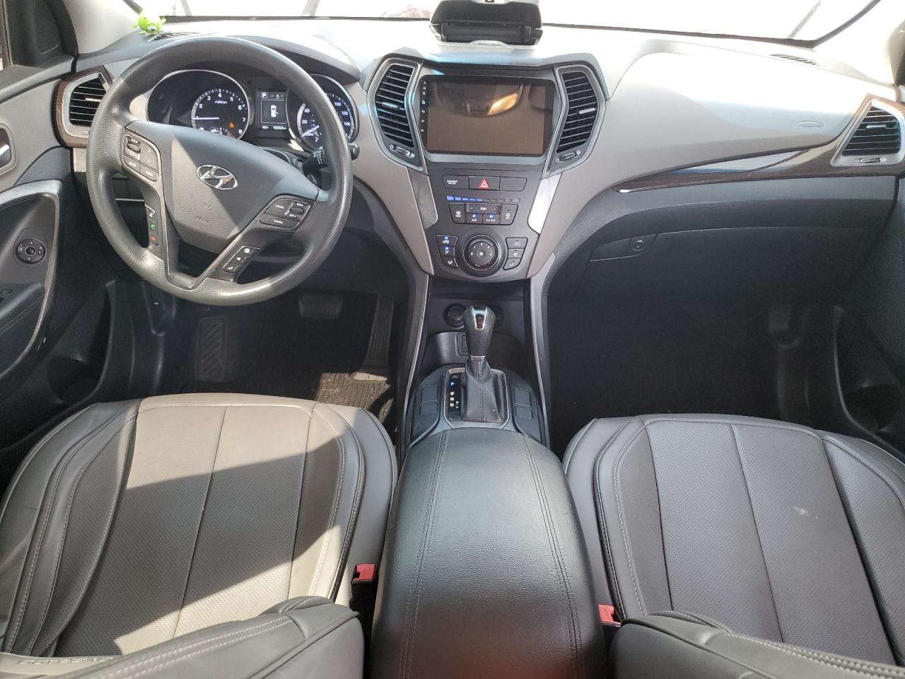 2018 Hyundai Santa Fe - Image 8
