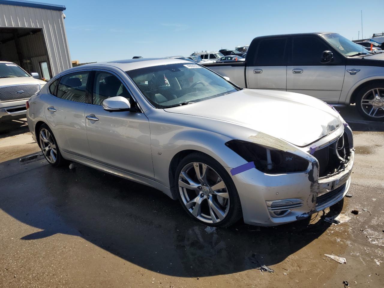 2019 Infiniti Q70 - Image 4