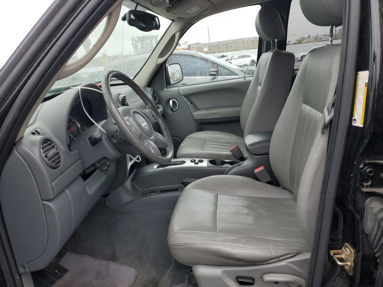 2005 Jeep Liberty (North America) - Image 7