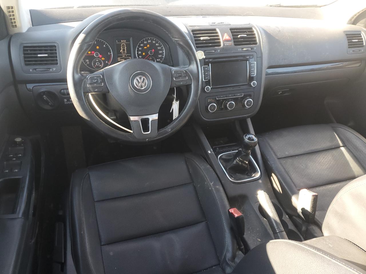 2010 Volkswagen Jetta - Image 8