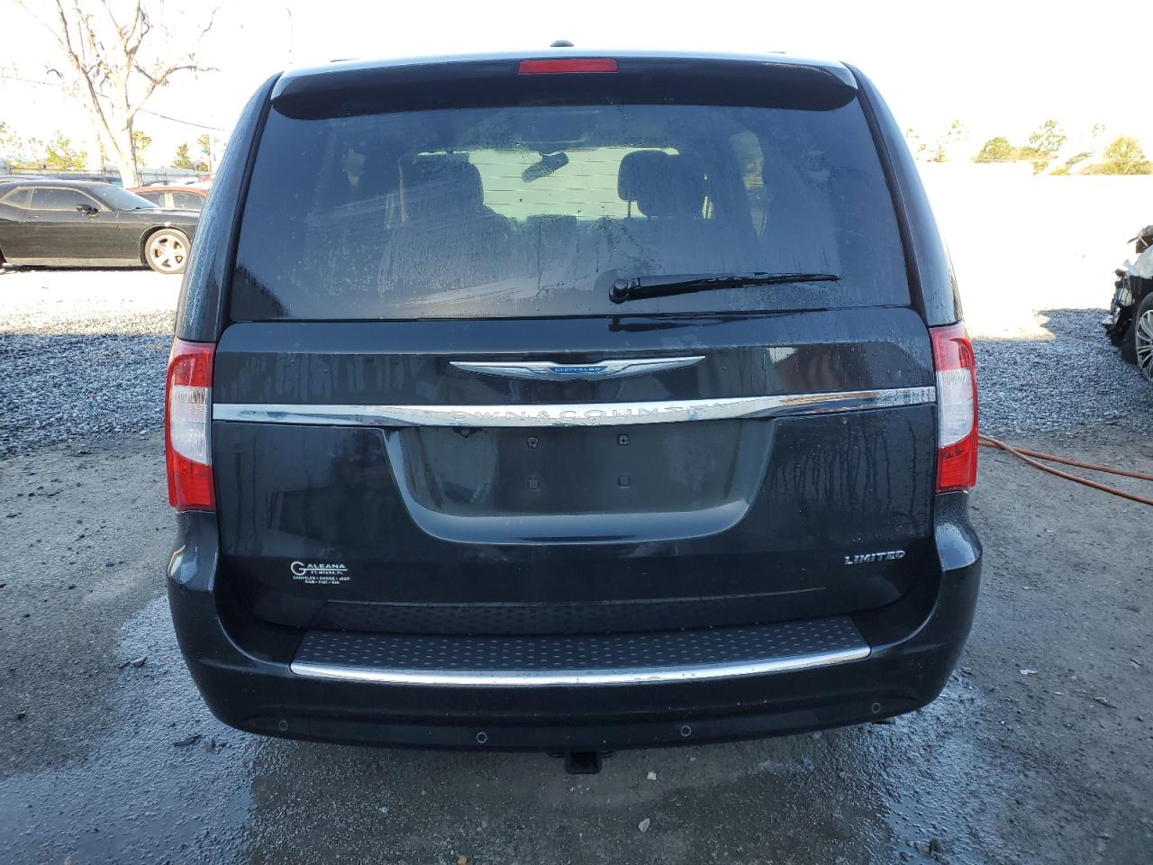 2012 Chrysler Town & Country - Image 6
