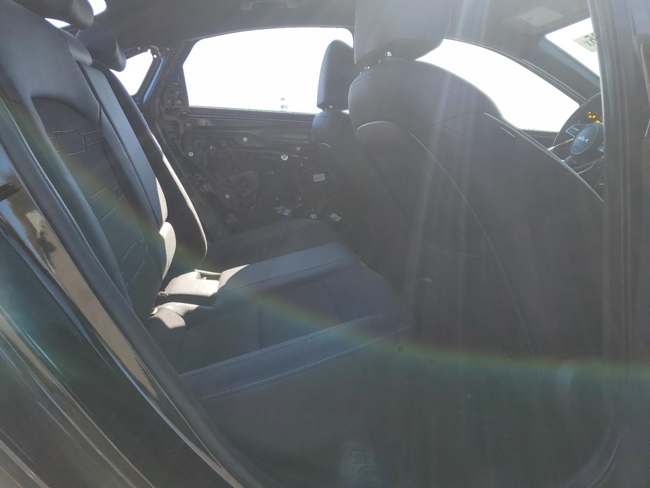2023 Kia Forte - Image 10