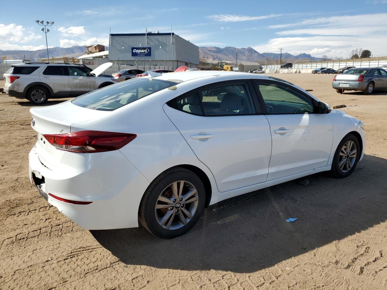 2017 Hyundai Elantra - Image 3