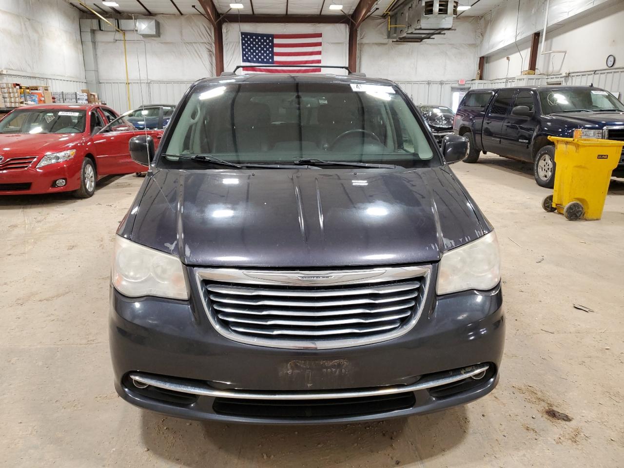 2013 Chrysler Town & Country - Image 5