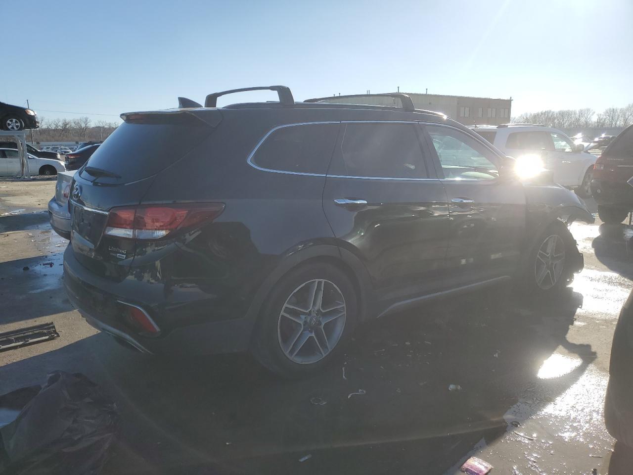 2017 Hyundai Santa Fe - Image 3