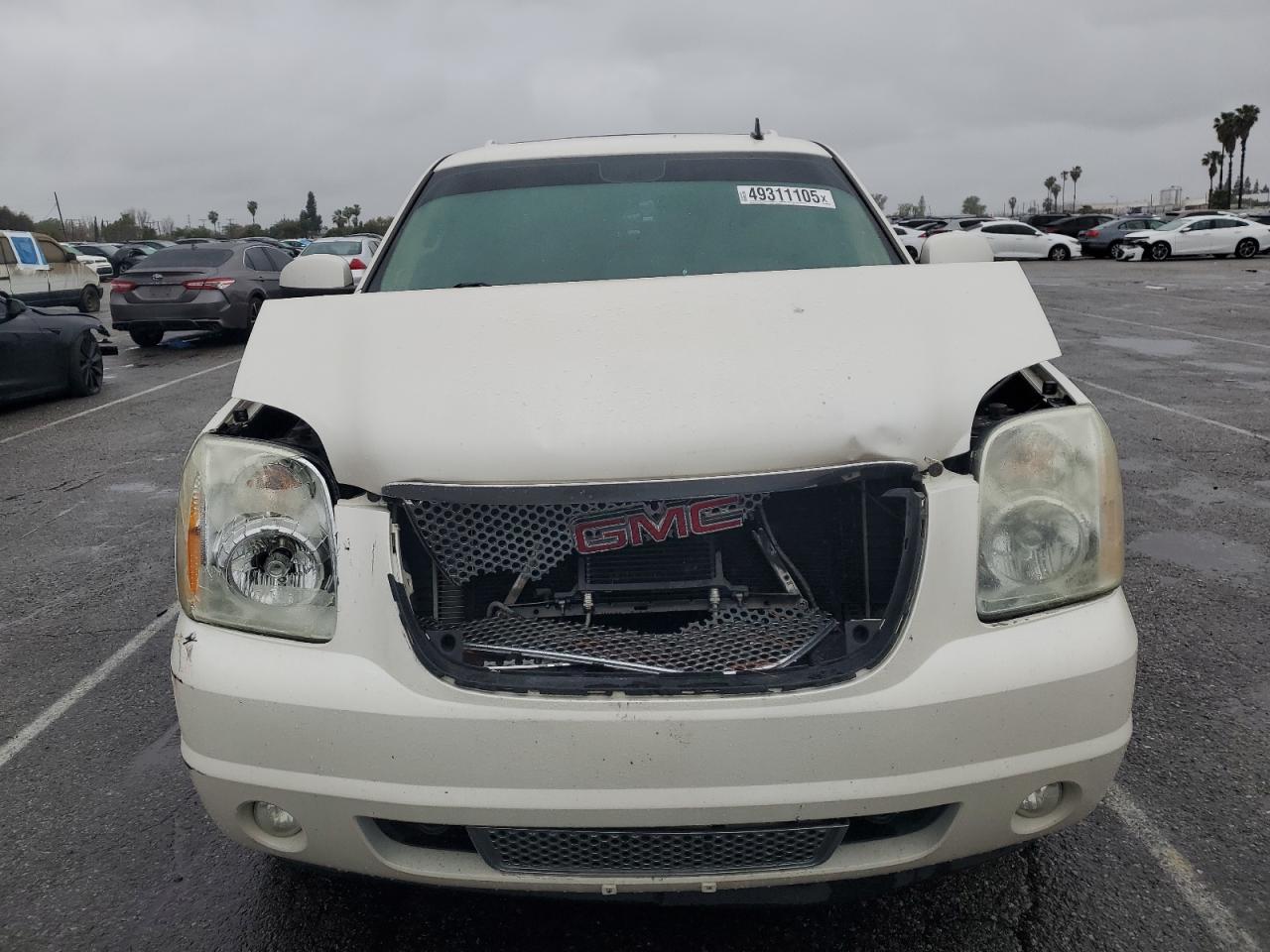 2011 GMC Yukon - Image 5