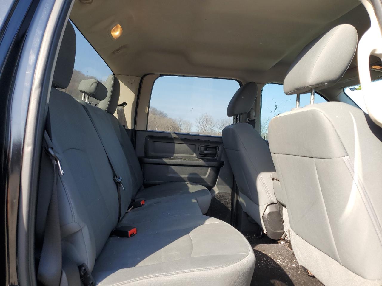 2014 RAM 1500 - Image 10