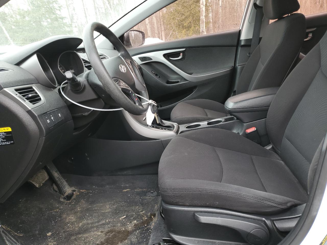 2016 Hyundai Elantra - Image 7