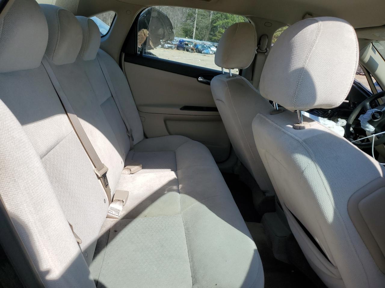 2009 Chevrolet Impala - Image 11