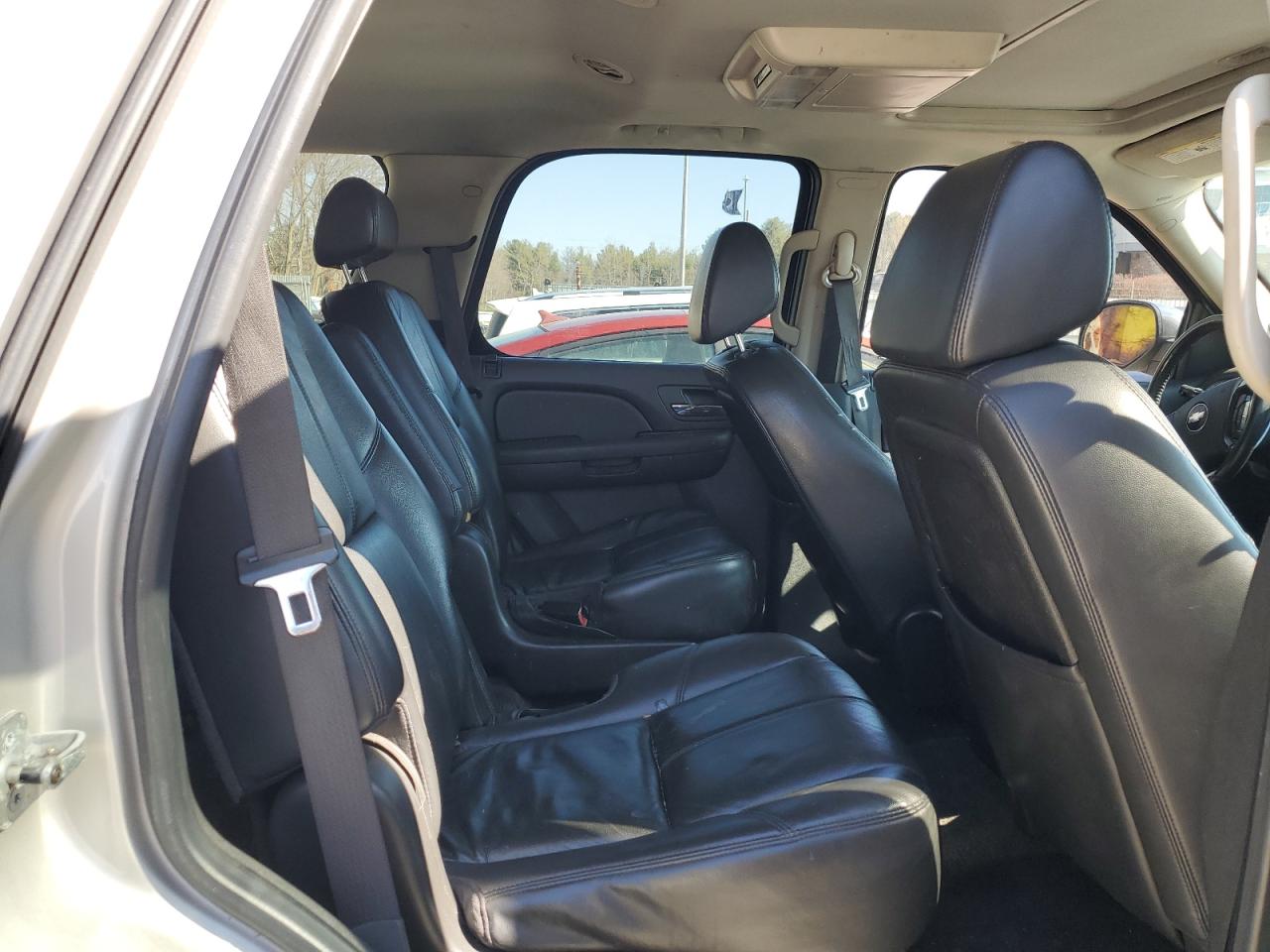 2008 Chevrolet Tahoe - Image 11