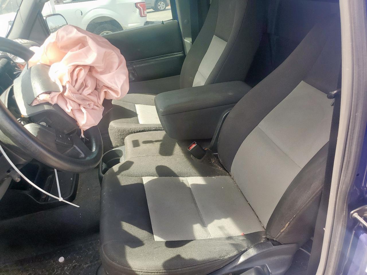 2004 Ford Ranger - Image 10