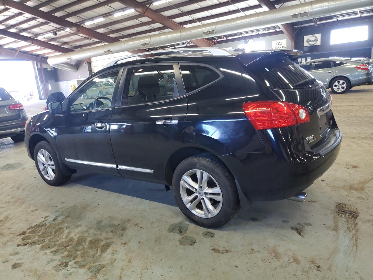 2012 Nissan Rogue - Image 2