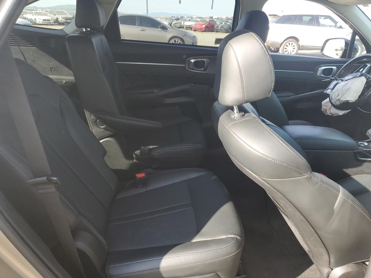 2021 Kia Sorento - Image 10