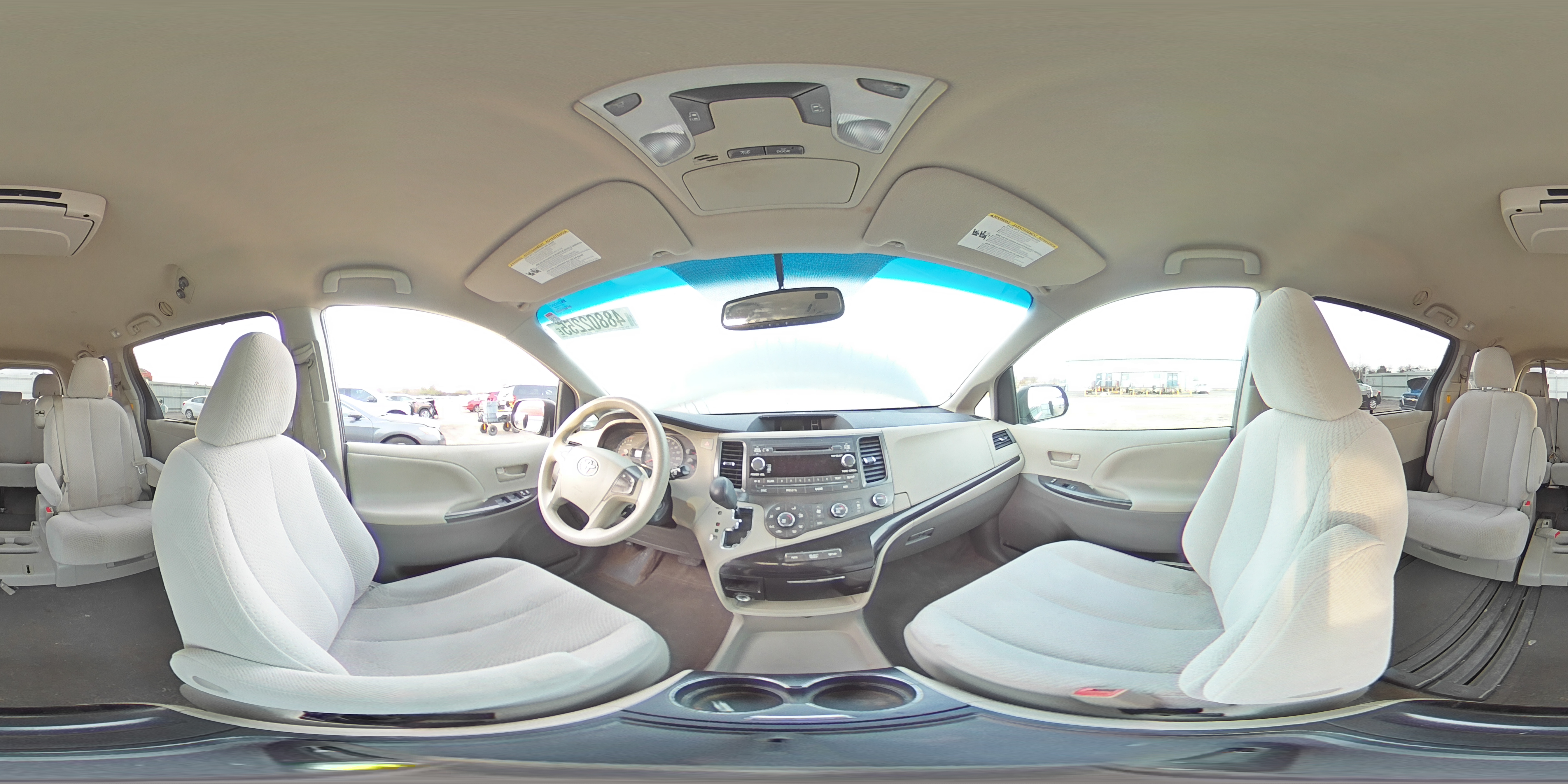 2012 Toyota Sienna - Image 14