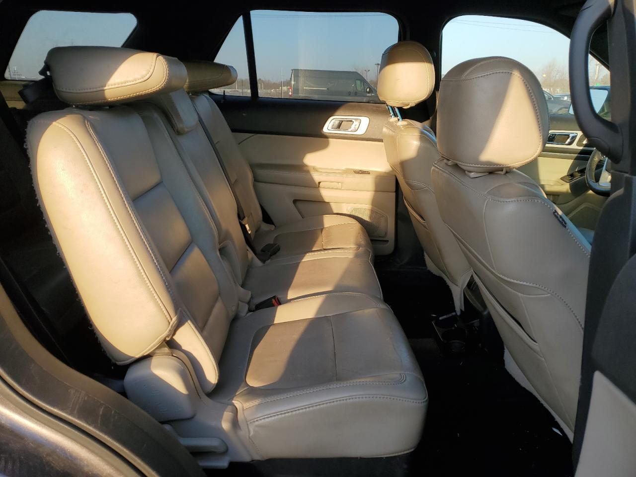 2011 Ford Explorer - Image 11