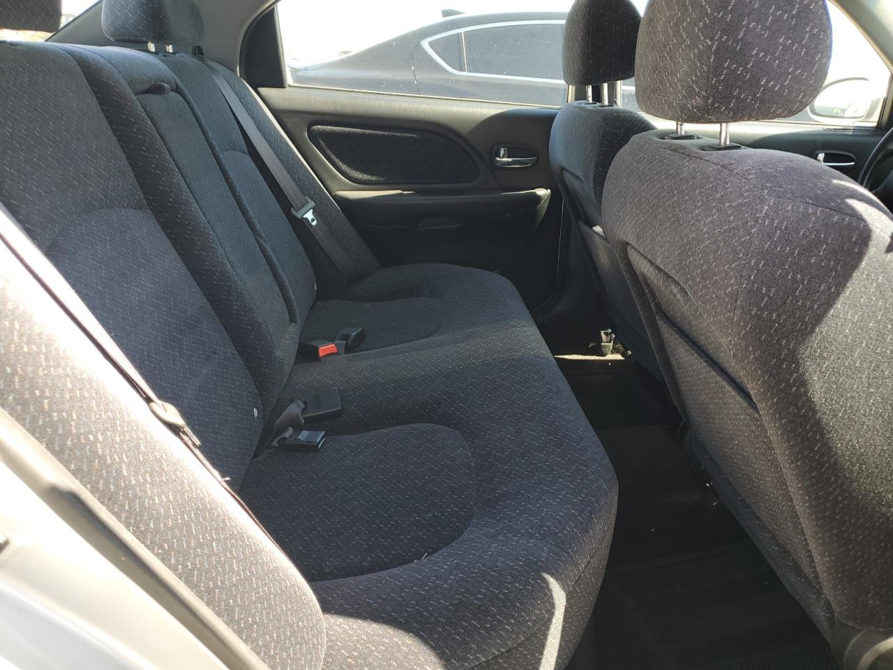 2004 Hyundai Sonata - Image 10