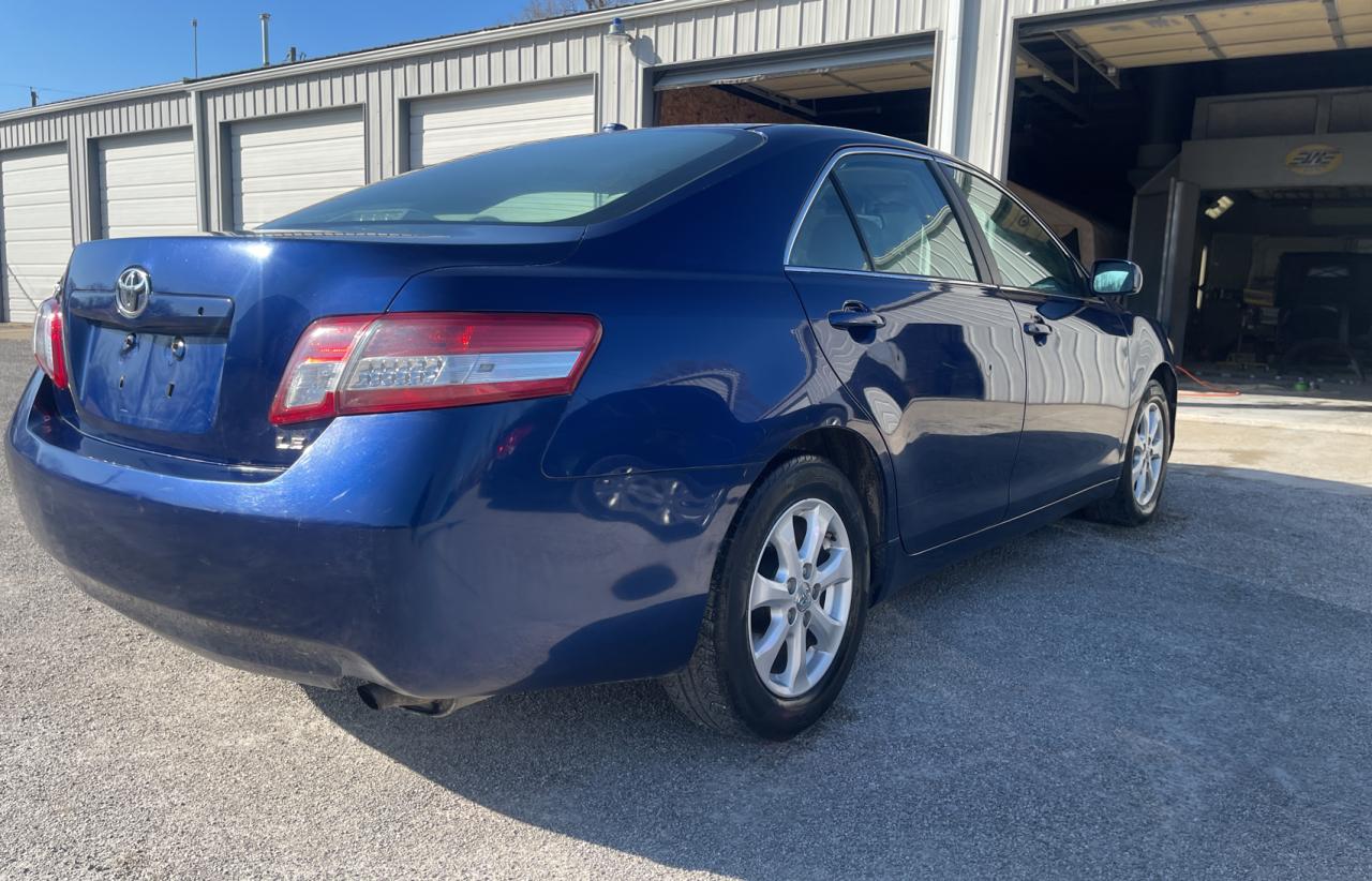 2011 Toyota Camry - Image 4