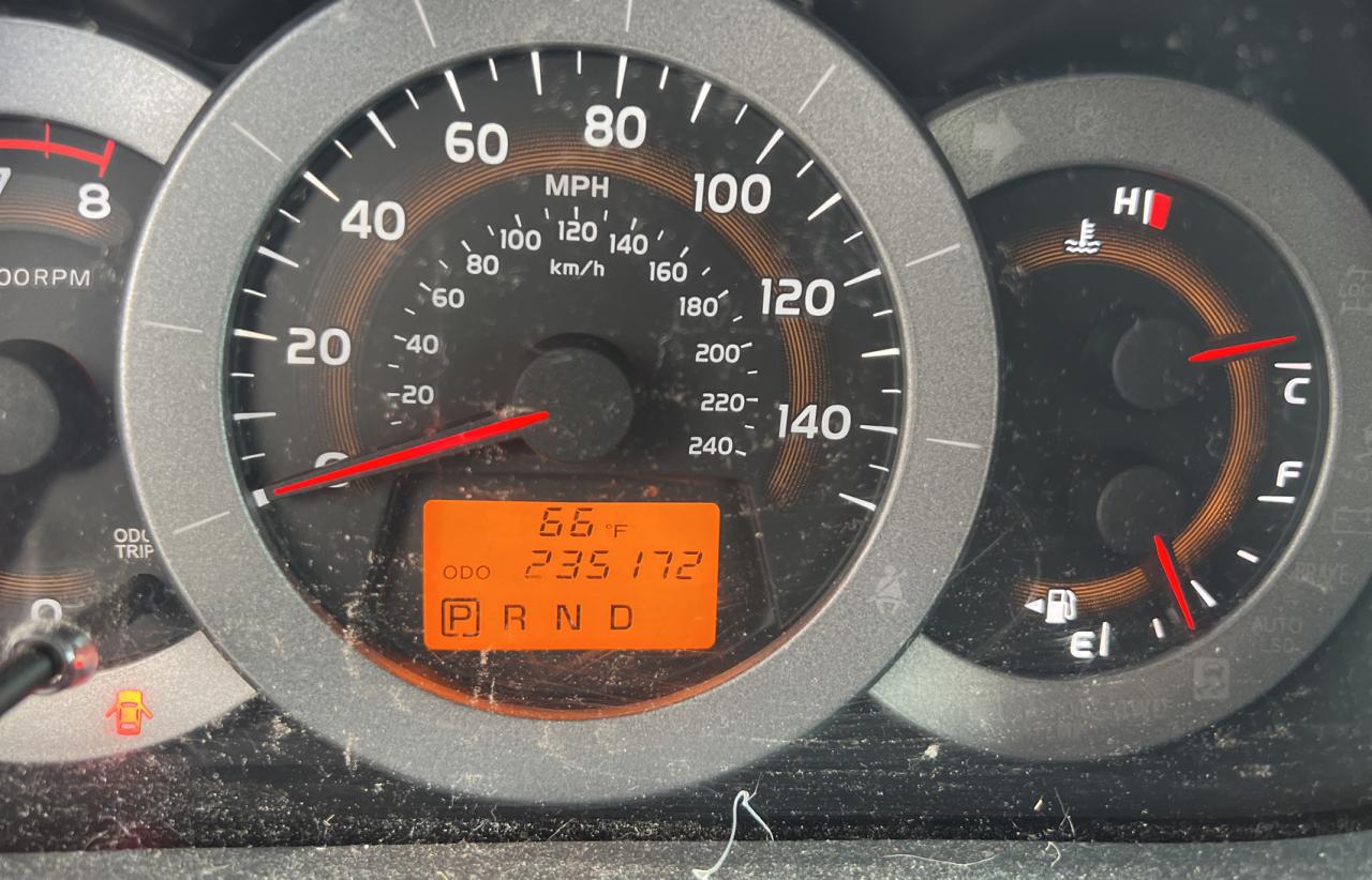 2010 Toyota RAV 4 - Image 8