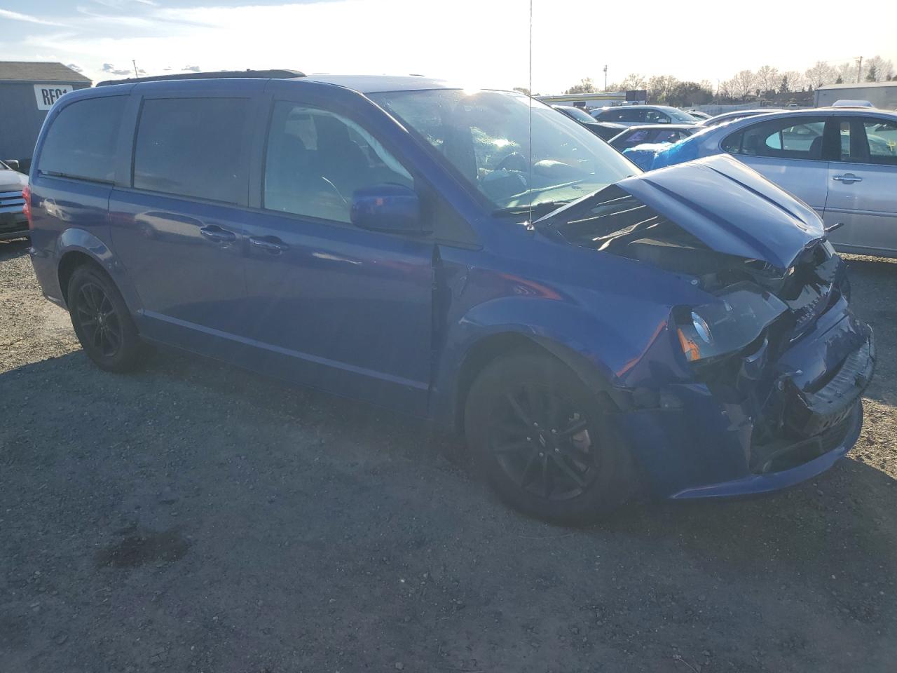 2019 Dodge Caravan - Image 4