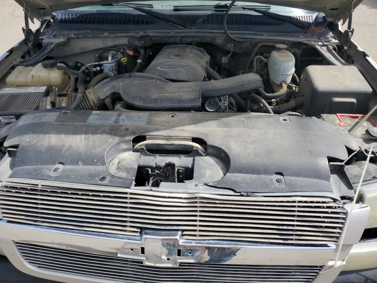2005 Chevrolet Avalanche - Image 11