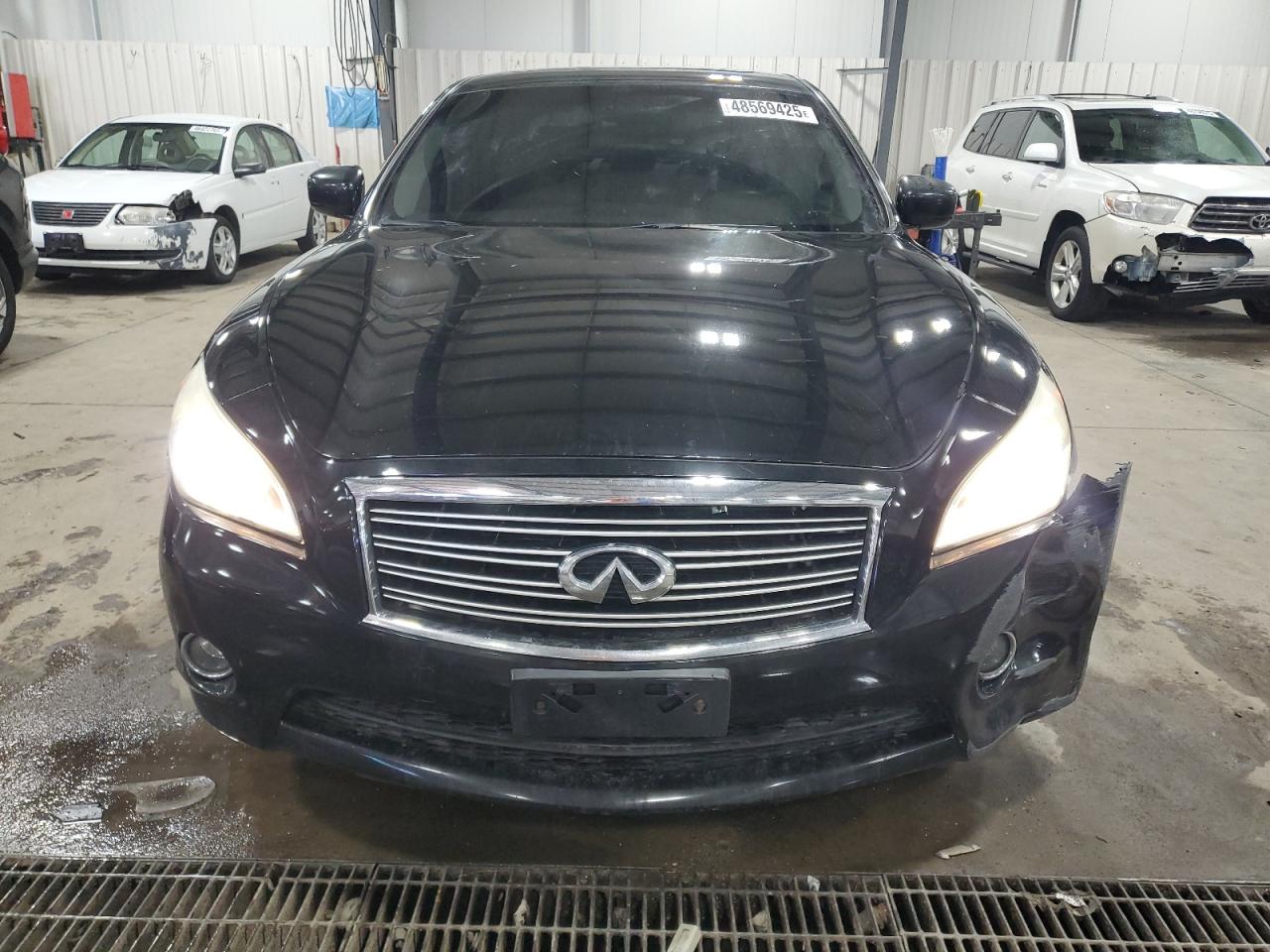 2011 Infiniti M - Image 5