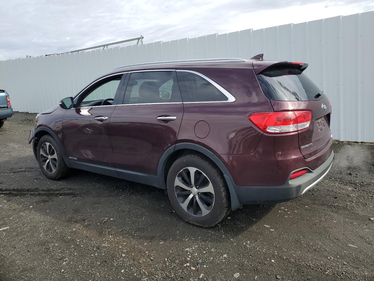 2016 Kia Sorento - Image 2