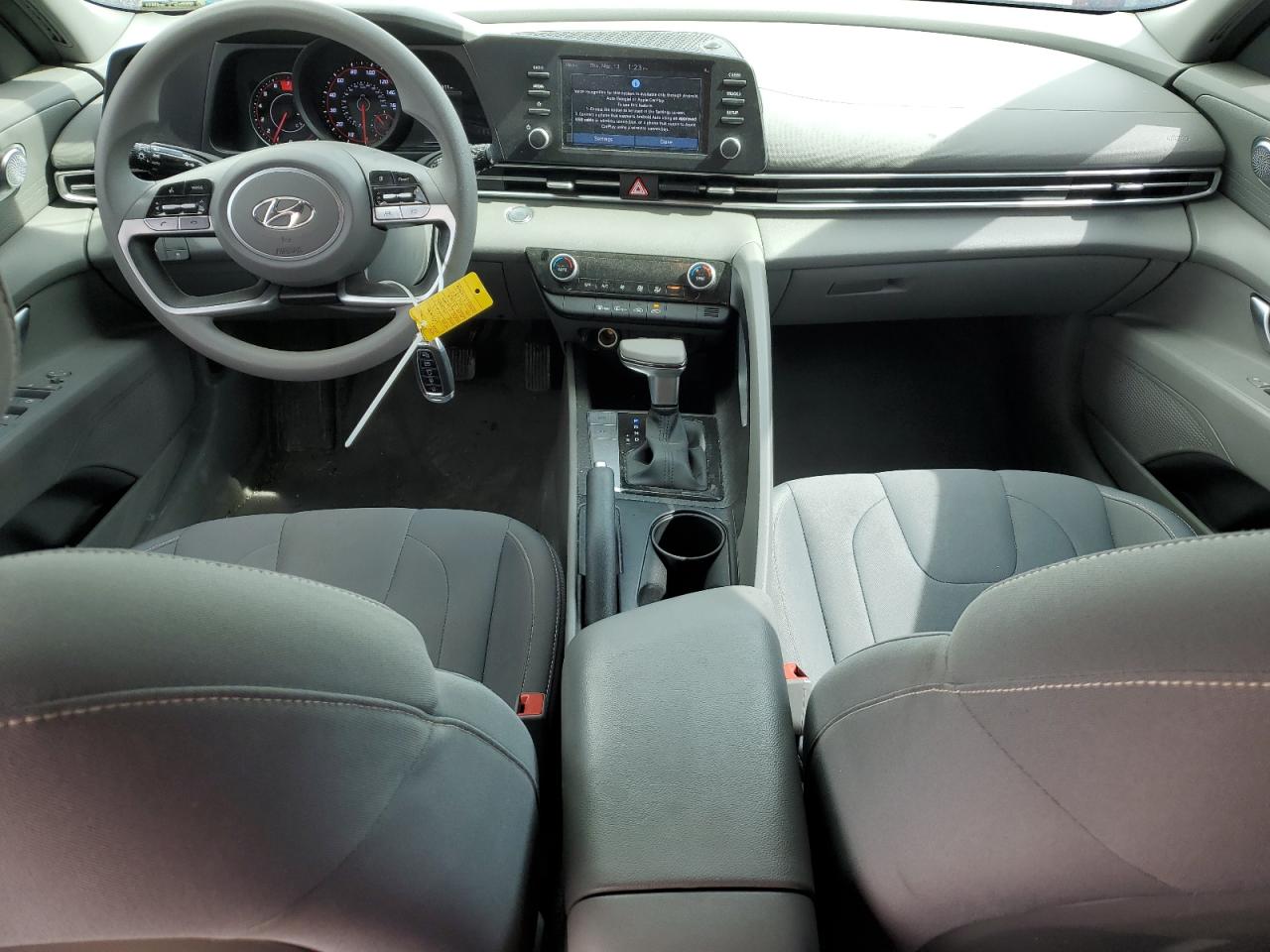 2023 Hyundai Elantra - Image 8