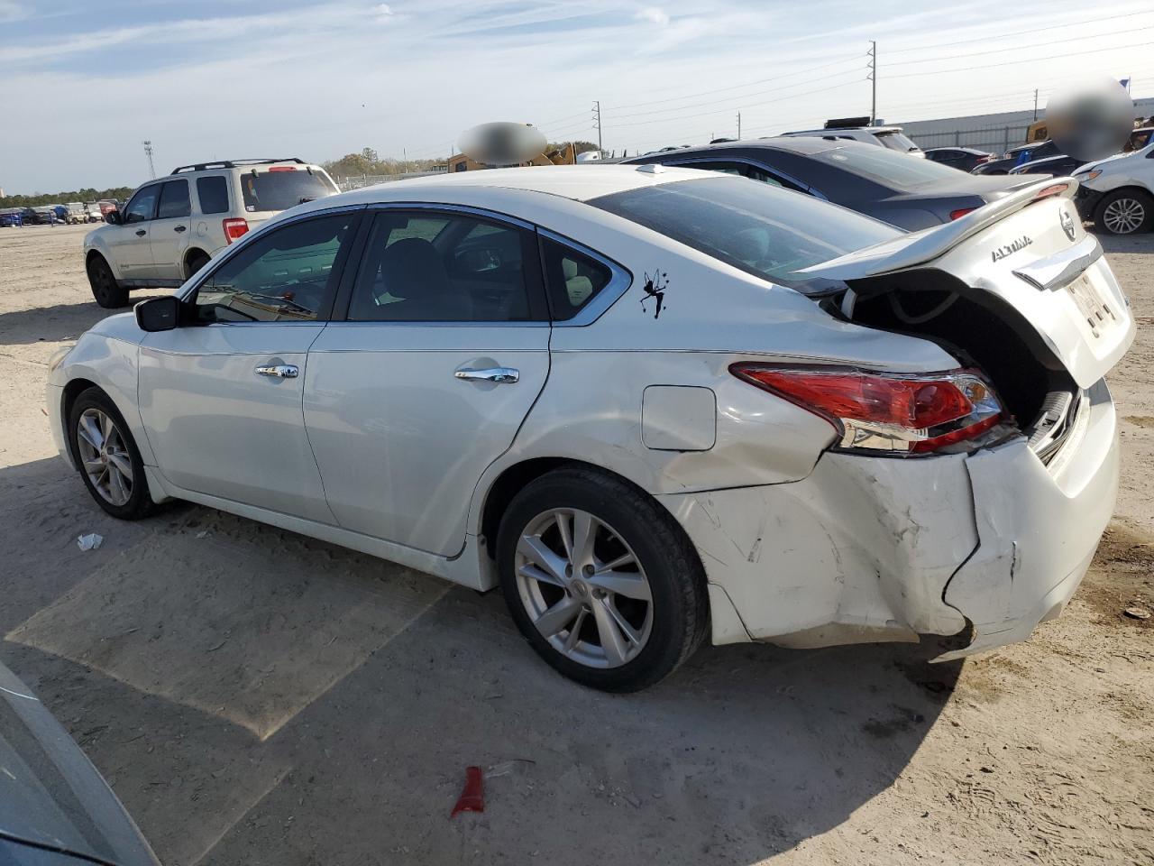2013 Nissan Altima - Image 2