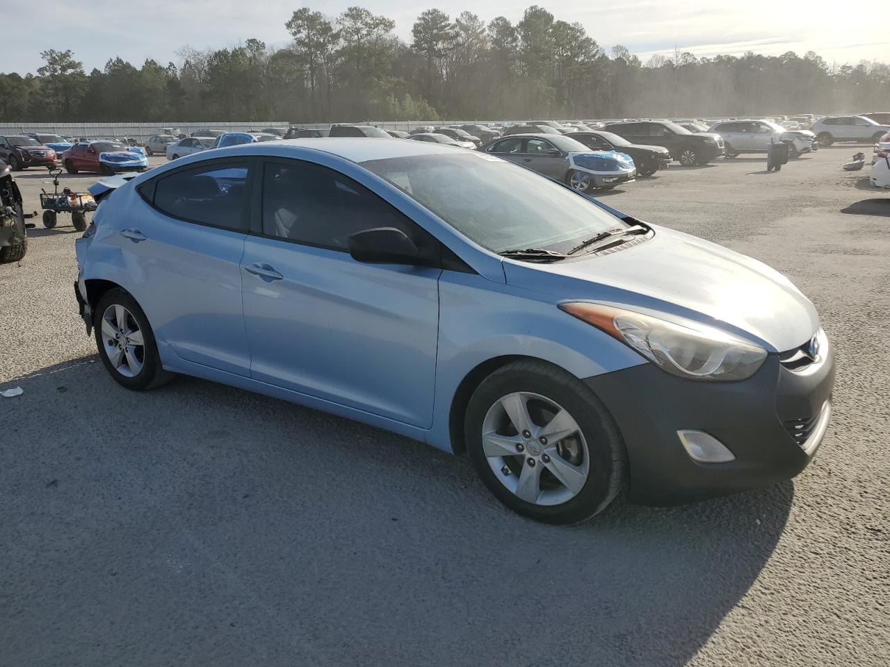 2013 Hyundai Elantra - Image 4