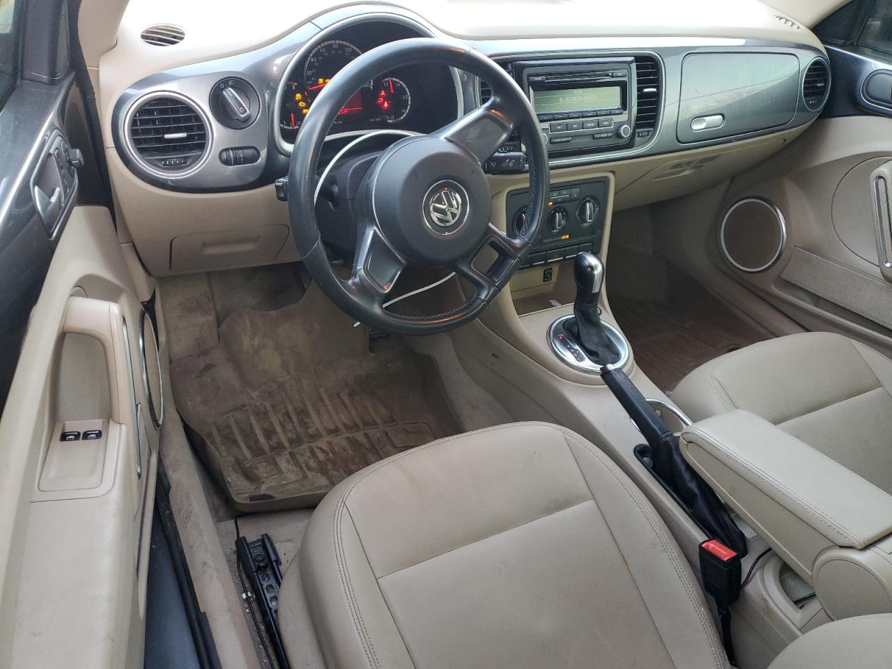 2013 Volkswagen Beetle - Image 8