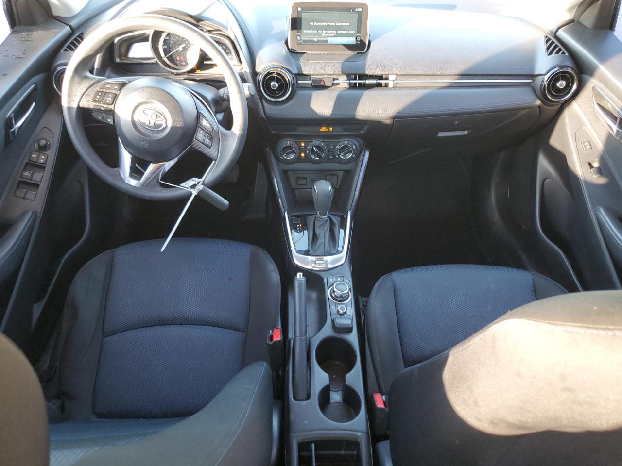 2017 Toyota Yaris - Image 8