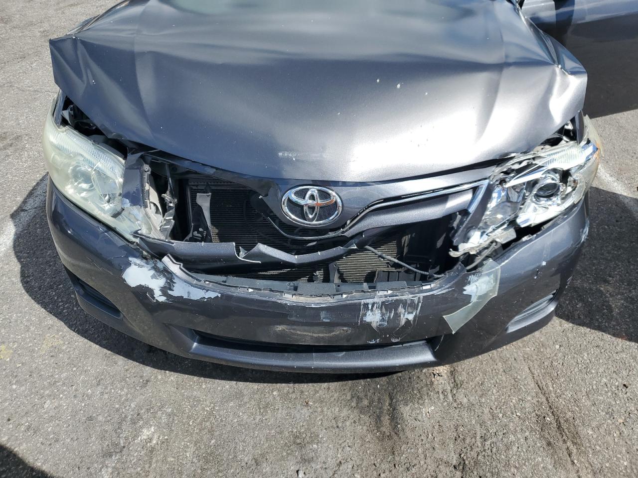 2010 Toyota Camry - Image 11